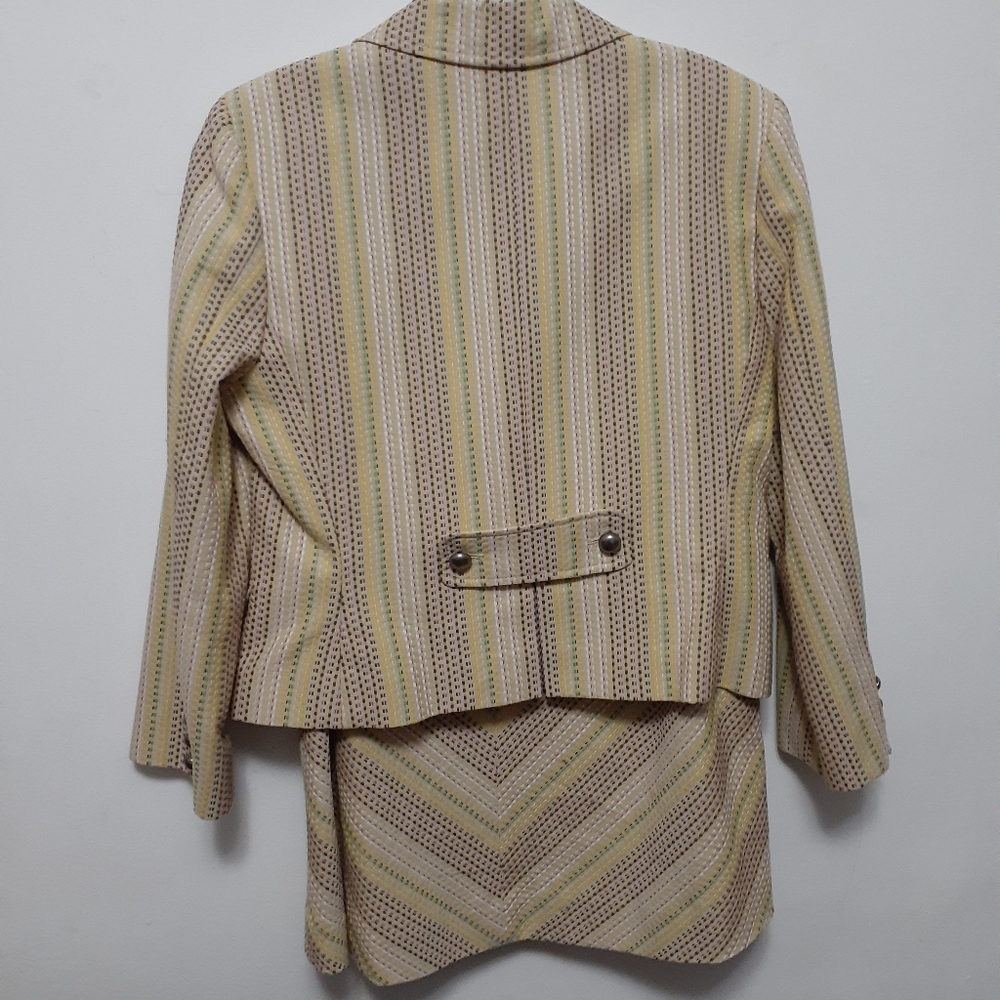 BCBGMaxAzria Multicolor Woven Tweed Skirt Suit Set - Picture 8 of 9